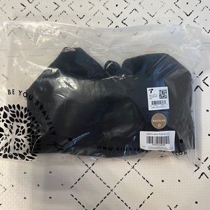 Kindred bravely minimalist hands free pumping bra black size L.